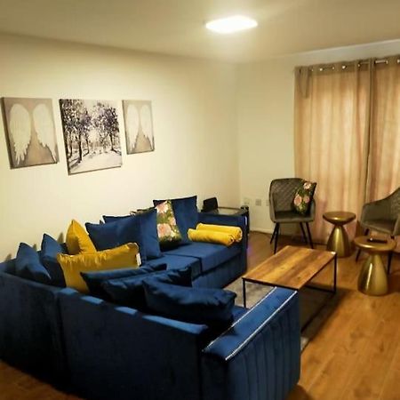 Апартаменти Impeccable 2-Bed House Лондон Екстер'єр фото