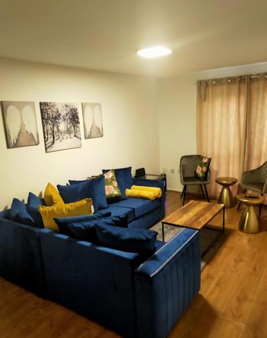 Апартаменти Impeccable 2-Bed House Лондон Екстер'єр фото